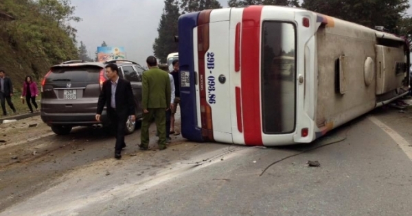 Tai nạn liên hoàn tại Sa Pa (Lào Cai): 43 hành khách trên xe, một nửa bị thương