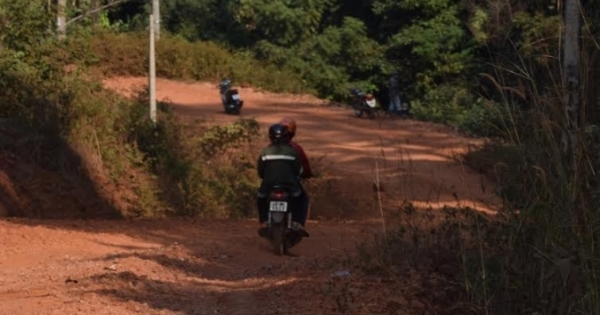 Lâm Đồng: 18 km đường gần 10 năm không thi công xong