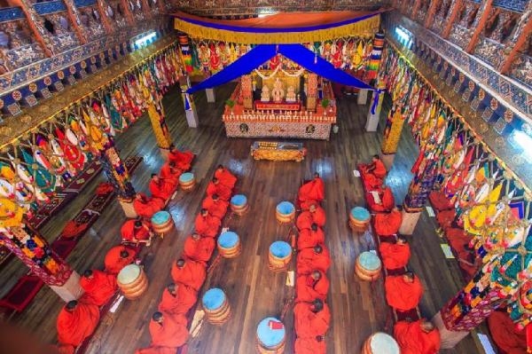 Bhutan l&agrave; đất nước Phật gi&aacute;o với hơn 2/3 d&acirc;n số theo đạo Phật. Ảnh: internet.