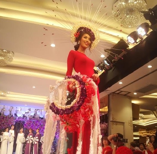 Hoa hậu Lan Khu&ecirc; xuất hiện với tư c&aacute;ch l&agrave; kh&aacute;ch mời đặc biệt của cuộc thi.