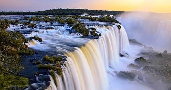 Chiêm ngưỡng 5 thác nước tự nhiên đẹp nhất thế giới