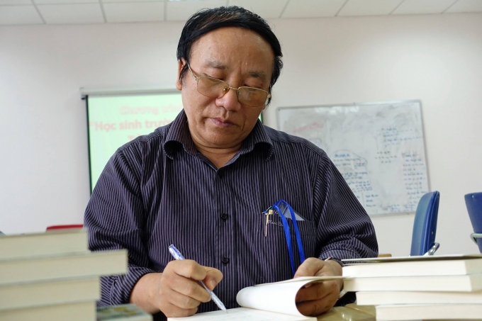 Nh&agrave; thơ Trần Đăng Khoa, cựu Ph&oacute; B&iacute; thư Đảng ủy Đ&agrave;i Tiếng n&oacute;i Việt Nam.