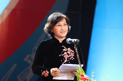 B&agrave; Nguyễn Thị Kim Ng&acirc;n được giới thiệu v&agrave;o chức danh Chủ tịch Quốc hội.