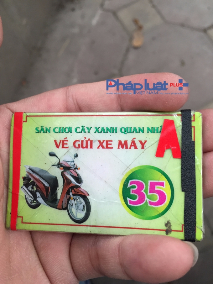 V&eacute; gửi xe m&aacute;y ban ng&agrave;y của điểm tr&ocirc;ng xe n&agrave;y.