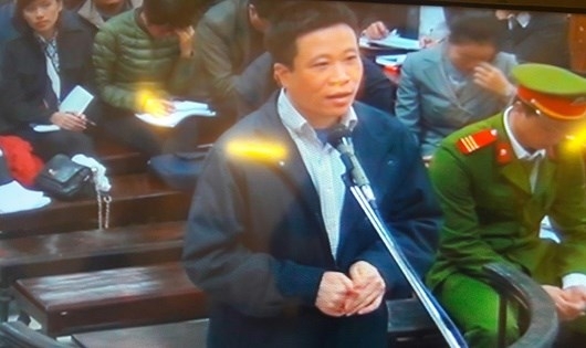 Hà Văn Thắm nhận tội, mong HĐXX xem xét cho cấp dưới