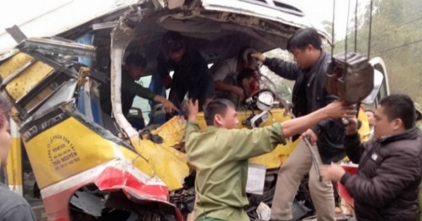 Hé lộ nguyên nhân vụ tai nạn thảm khốc xe buýt đối đầu xe tải ở Thái Nguyên