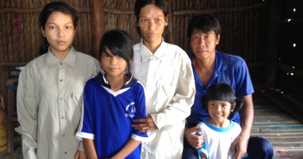 Cuộc sống túng quẫn của gia đình nghèo bị bệnh tật ở Kiên Giang