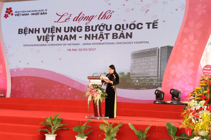 B&agrave; Nguyễn Thị Kim Tiến, Bộ trưởng Bộ Y tế&nbsp;ph&aacute;t biểu tại lễ khởi c&ocirc;ng.
