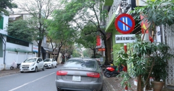 Hà Nội: Ô tô lộn xộn trên phố thí điểm đỗ xe theo ngày chẵn, lẻ