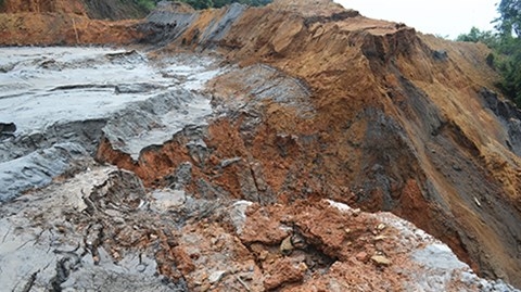 Bộ Công Thương cử đoàn công tác kiểm tra vụ vỡ đập chứa bùn thải quặng ở Nghệ An