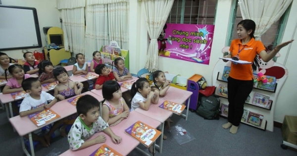 Bộ Giáo dục yêu cầu tạm dừng điều chuyển giáo viên, tỉnh Thanh Hóa vẫn cố "vượt rào"?
