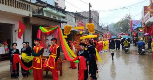 Cao Bằng: Về Trùng Khánh tham dự lễ hội truyền thống Co Sầu