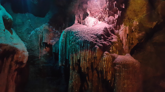 Đ&acirc;y l&agrave; một trong những hang động đẹp nhất của tỉnh Thanh H&oacute;a.&nbsp;