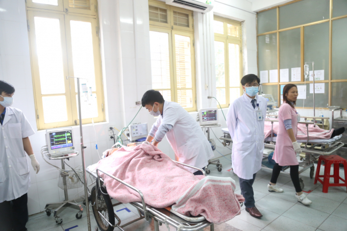 Những người bị thương vẫn đang được điều trị tại Bệnh viện Đa khoa tỉnh H&agrave; Nam.