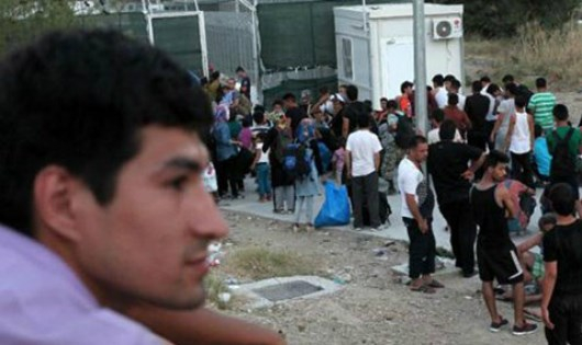 Ở Lesbos, c&oacute; gần 5.000 người trong c&aacute;c trại vốn chỉ c&oacute; sức chứa 3.500 người.