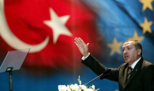 Chỉ một c&acirc;u b&oacute;ng gi&oacute; của Tổng thống Erdogan, quan hệ EU- Thổ Nhĩ Kỳ rơi v&agrave;o thế &ldquo;nước &ndash; lửa&rdquo;
