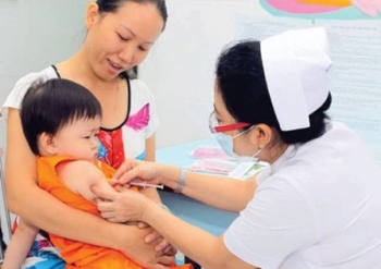 Hệ thống QLTT tiêm chủng Quốc gia: Mẹ có thể kiểm soát lịch tiêm vắc xin cho con