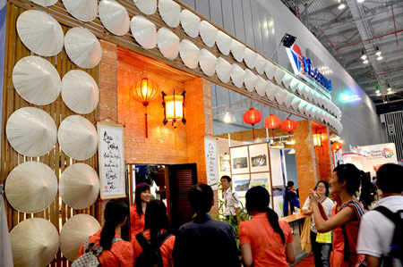 Nhiều hoạt động du lịch, văn h&oacute;a diễn ra trong Họi chợ Du lịch quốc tế Việt Nam 2017