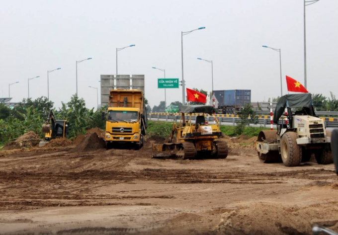 Thi c&ocirc;ng đường nối cao tốc H&agrave; Nội- Hải Ph&ograve;ng với trung t&acirc;m TP.Hải Dương.