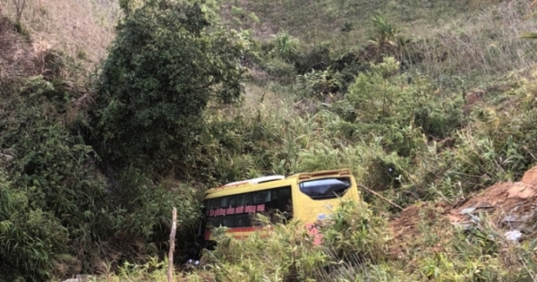 Tai nạn đặc biệt nghiêm trọng ở Kon Tum: Xe khách lao xuống vực sâu 70m, 20 người thương vong