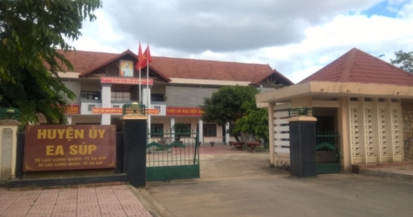Đắk Lắk: Uỷ ban nhân huyện Ea Súp phản hồi thông tin tới Pháp luật Plus vụ cả nhà làm quan