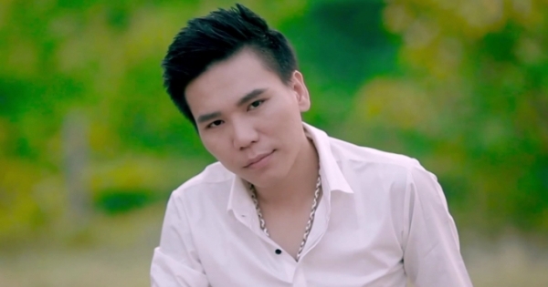 Sốc: Khởi tố, bắt giam nam ca sĩ Châu Việt Cường vì nhét tỏi vào miệng bạn gái