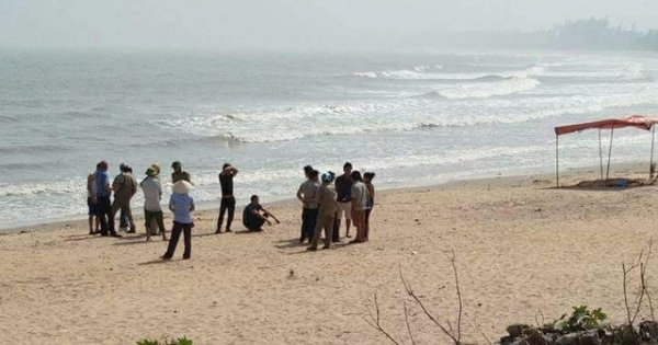 Phát hiện thi thể cụ ông trên bãi biển Quỳnh Phương