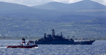 Tàu Nga chở đầy vũ khí khẩn cấp tiến về Syria?