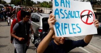 Mỹ: Bang Florida thông qua luật trang bị súng cho giáo viên