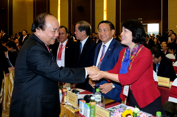 Thủ tướng Ch&iacute;nh phủ Nguyễn Xu&acirc;n Ph&uacute;c dự v&agrave; chỉ đạo hội nghị.