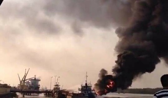 Hải Phòng: Cháy tàu chở 900m3 dầu ở cảng Đình Vũ