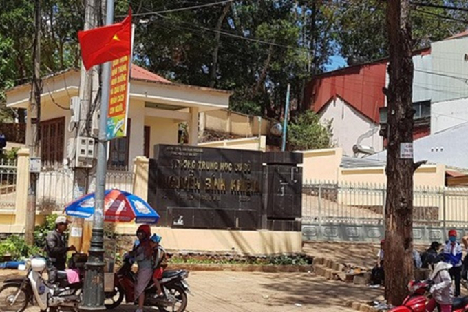Trường THCS Nguyễn Bỉnh Khi&ecirc;m (Laodong.vn)