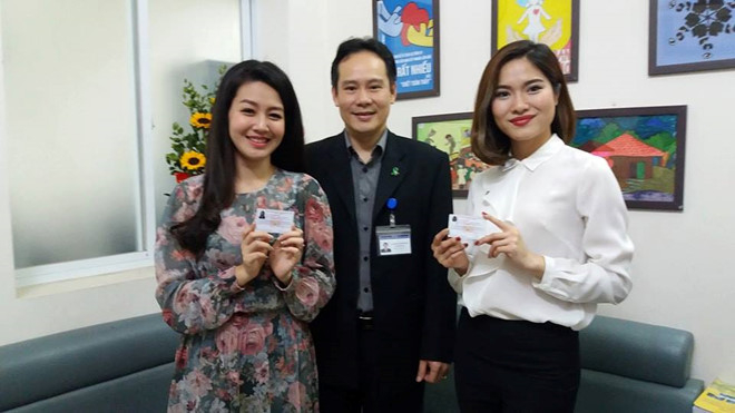MC Hồng Nhung v&agrave; Mai Trang của VTV đến đăng k&yacute; hiến tạng