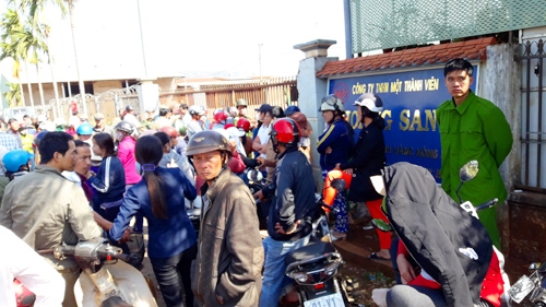 Gia Lai: Người dân bao vây Công ty thu mua nông sản do nghi vỡ nợ