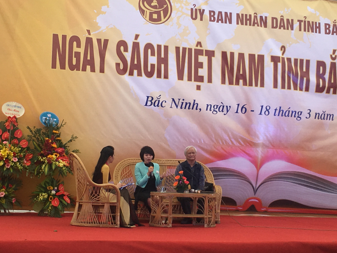 Buổi tọa đ&agrave;m Văn h&oacute;a Kinh Bắc tại Ng&agrave;y s&aacute;ch Việt Nam tại Bắc Ninh 2018.