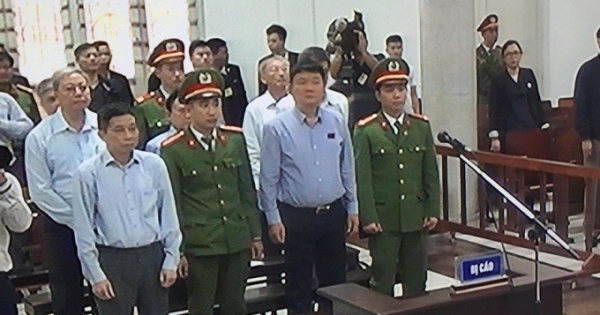 Hình ảnh mới nhất tại phiên tòa xử ông Đinh La Thăng trong vụ án gây thiệt hại 800 tỷ đồng tại PVN
