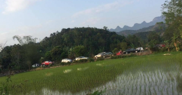 Hà Giang: Bàng hoàng phát hiện 3 người trong một gia đình tử vong trên xe ô tô