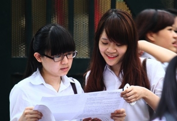 Hà Nội: Một học sinh kí thay cả lớp khi nộp hồ sơ ĐKDT