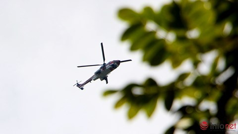 Một m&aacute;y bay trực thăng đang thực hiện hoạt động t&igrave;m kiếm cứu nạn. H&igrave;nh minh họa
