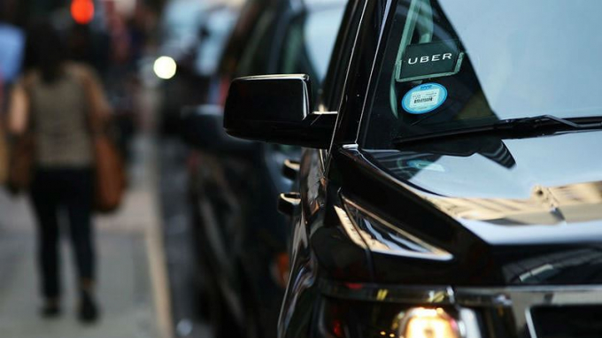 Taxi c&ocirc;ng nghệ Uber v&agrave; Lift bị hạn chế ph&aacute;t triển tại New York