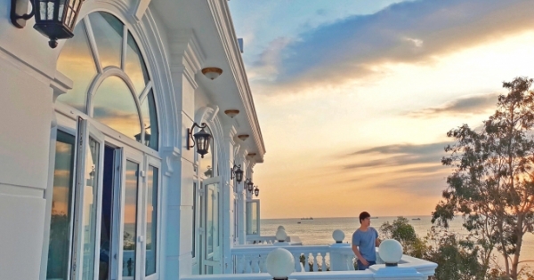 Nathan Lee tình cảm mừng sinh nhật mẹ tiến sĩ, hé lộ căn villa chục triệu đô trên biển Vũng Tàu