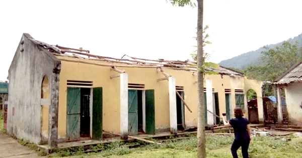 Hà Giang: Mưa đá kèm theo giông lốc làm vỡ mái nhà, thiệt hại hàng tỷ đồng