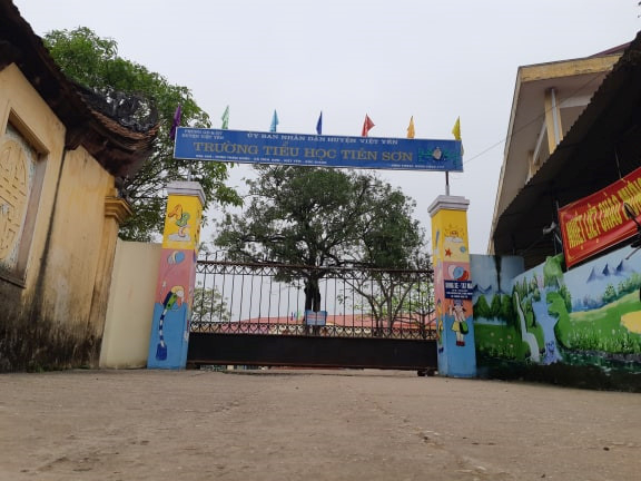 &nbsp;Trường tiểu học Ti&ecirc;n Sơn.