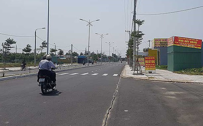 Địa ốc 7AM: Tiến h&agrave;nh tr&ugrave;ng tu căn biệt thự cổ, nguy cơ l&atilde;nh tr&aacute;i đắng từ sốt đất ảo