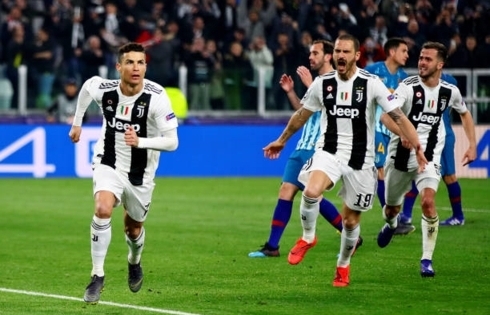 Ronaldo lập hattrick, Juventus thẳng tiến tứ kết Champions League