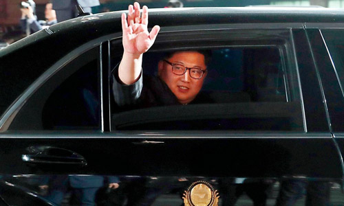 &Ocirc;ng Kim Jong-un di chuyển tr&ecirc;n chiếc&nbsp;Mercedes S600 Pullman Guard tại hội nghị thượng đỉnh li&ecirc;n Triều tại bi&ecirc;n giới hai nước hồi th&aacute;ng 4/2018. Ảnh:&nbsp;AP.