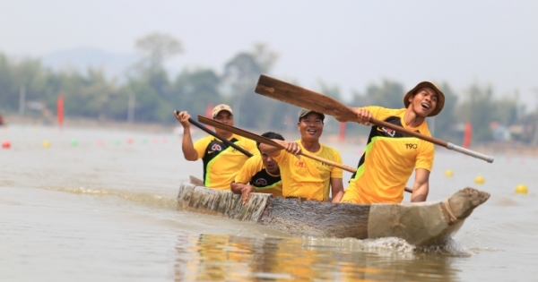 Lễ hội Cà phê Buôn Ma Thuột năm 2019: Sôi nổi đua thuyền độc mộc trên hồ Lắk