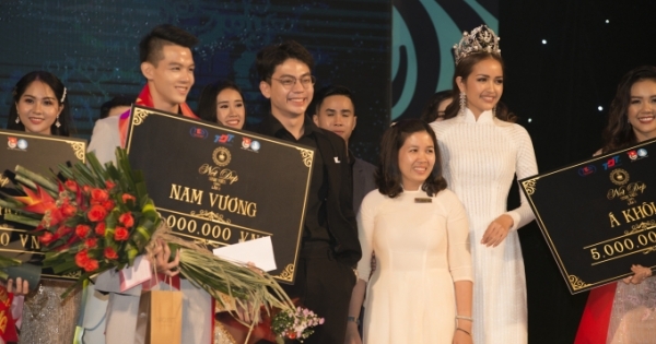 Hoa hậu Ngọc Châu đội vương miện khoe vẻ đep dịu dàng trong tà áo dài trắng