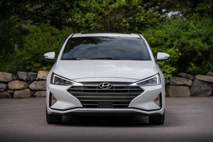 Hyundai Elantra 2019 tiếp tục sẽ được lắp r&aacute;p trong nước.