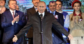 Tổng thống Putin thăm bán đảo Crimea, khai trương nhà máy điện mới